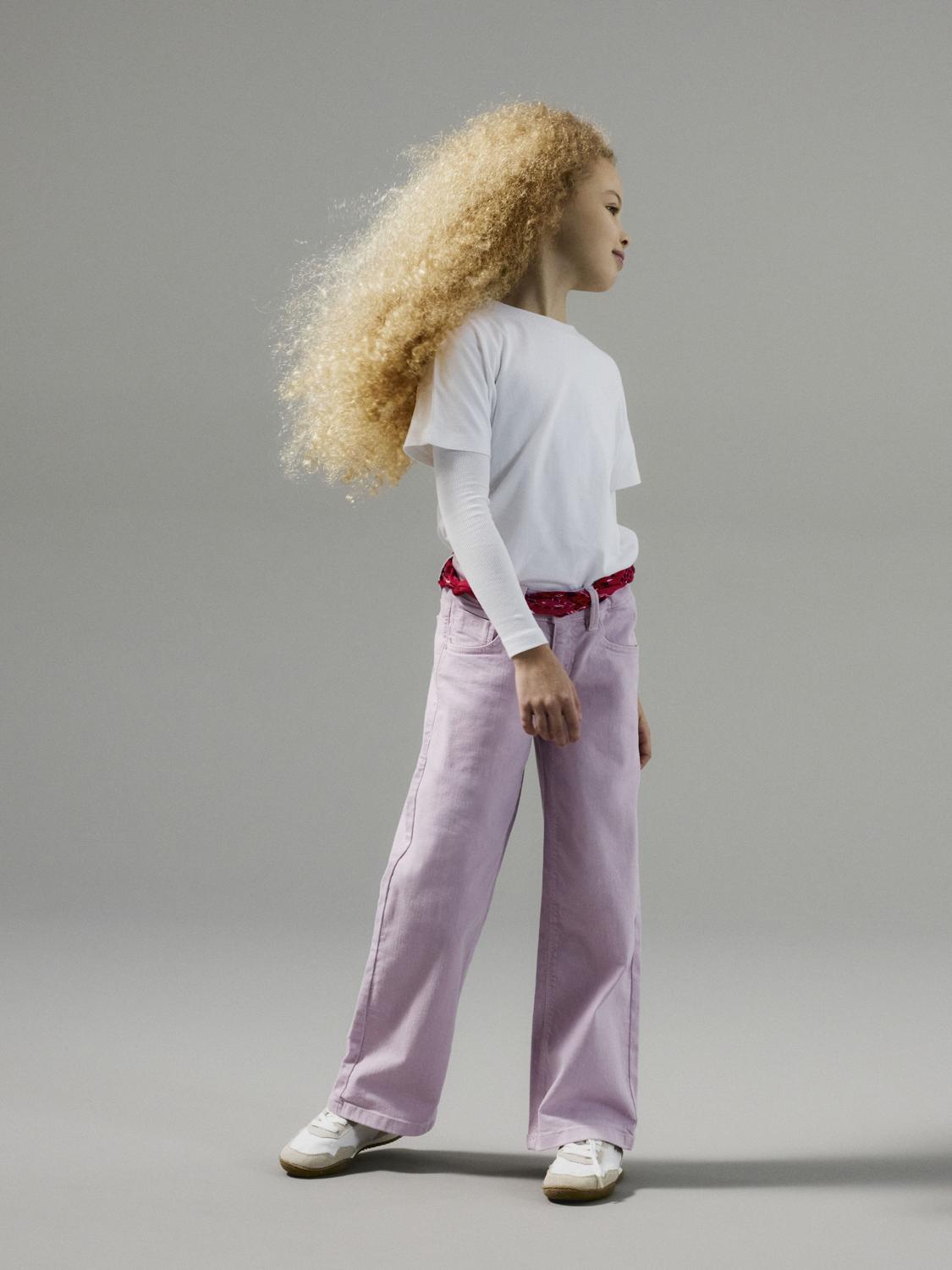model_shot-creative